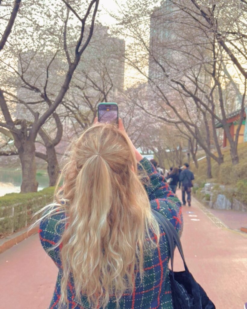 EB3E08E5-1514-4C4B-80E3-E57C128A1109